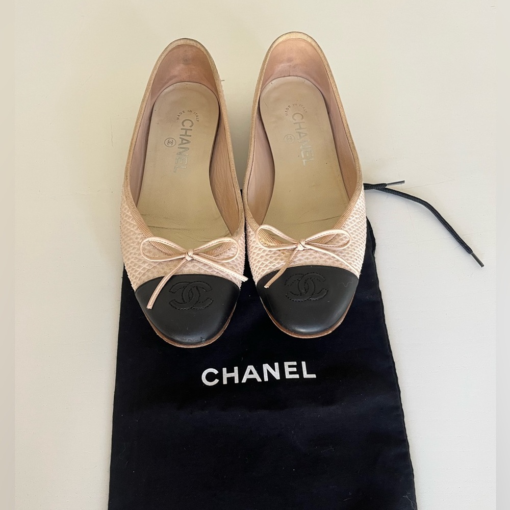 Chanel Ostrich Leather Cap Toe Ballet Flats Sz 38